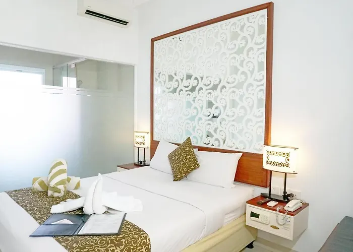 Standard Queen Room